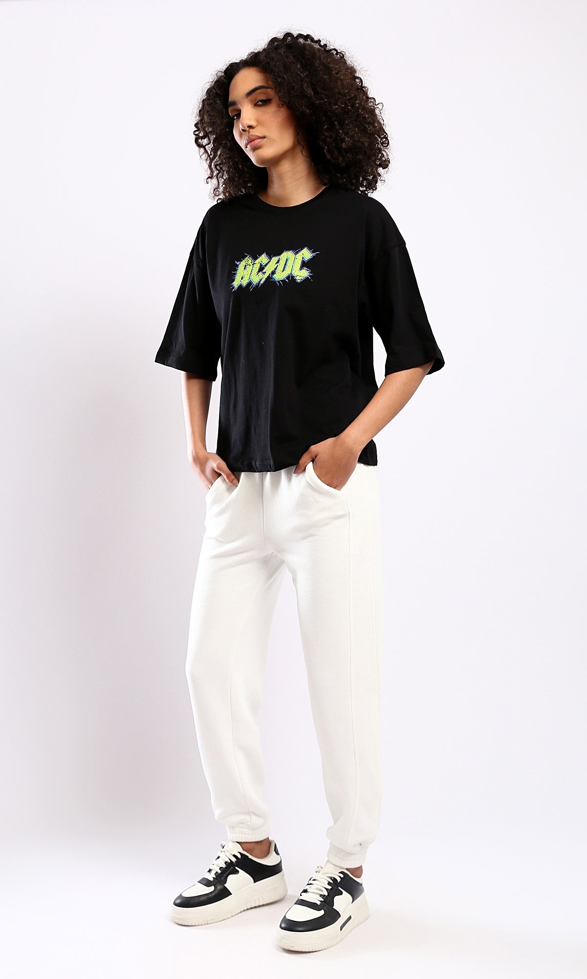 O178796 Crew Neck Black Printed Elbow-Sleeves Tee