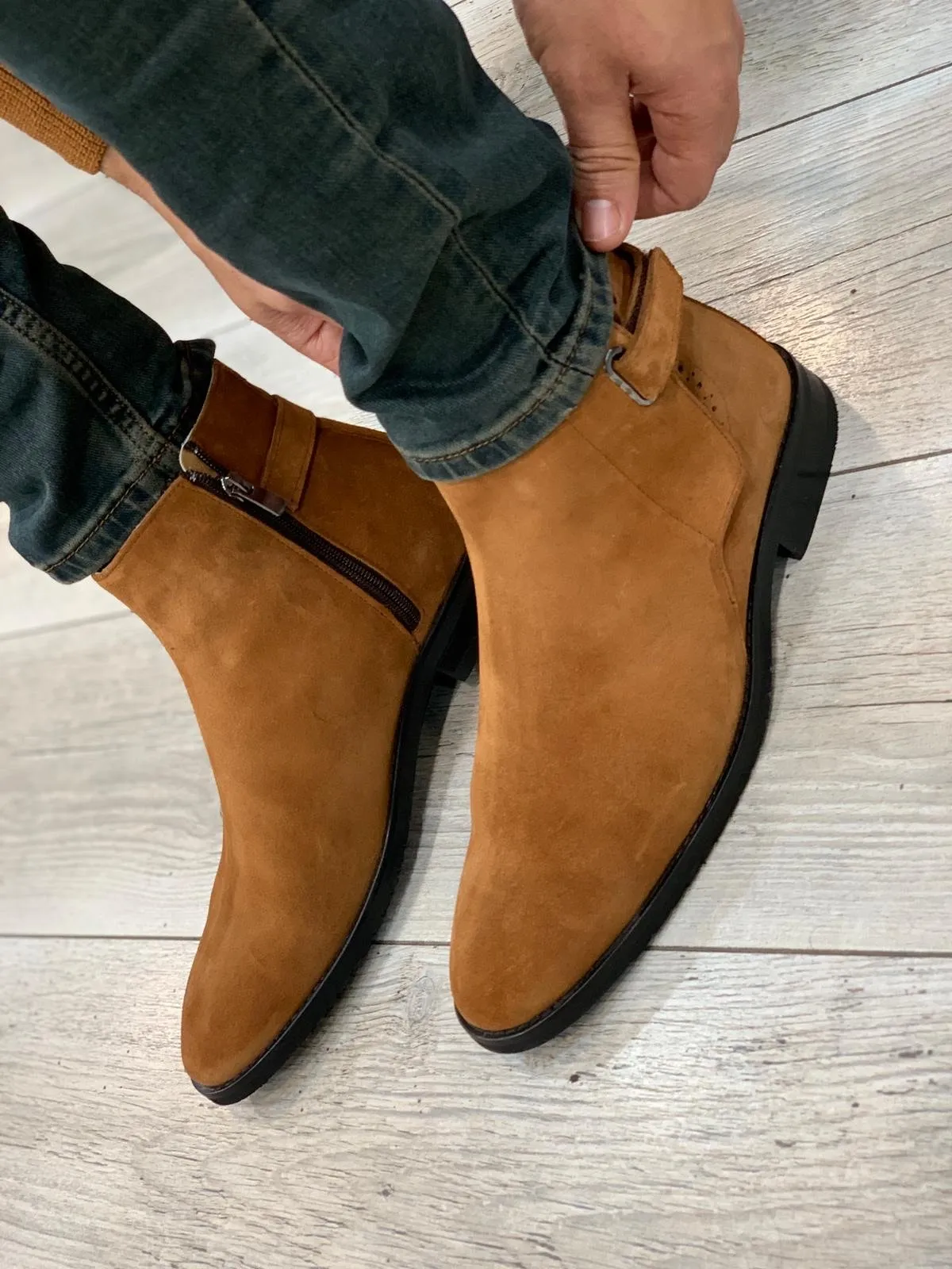 Suade Leather Chelsea Boots Brown